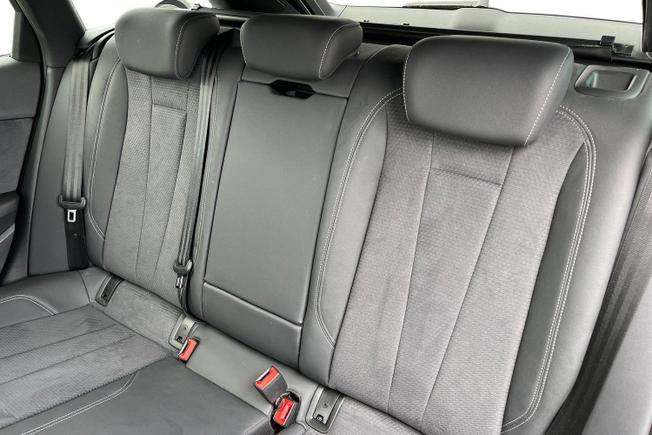AUDI A4 Avant Photo 9