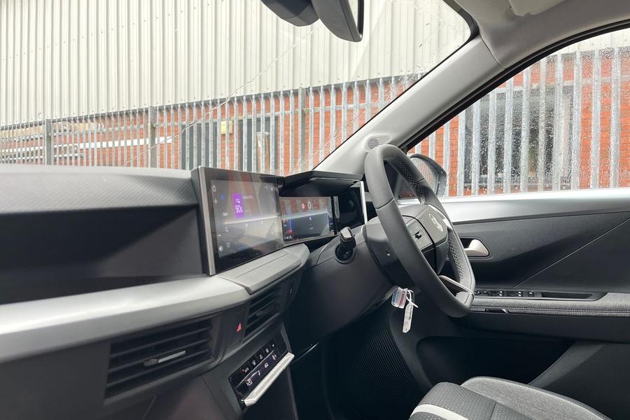 Vauxhall FRONTERA Photo autoimg-d132939efca9b85314b17426ba3348bdc4cf4e5d.jpg
