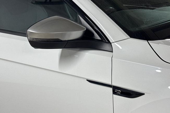 VOLKSWAGEN T-Roc Photo 20