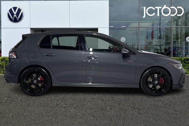 VOLKSWAGEN Golf Photo 4