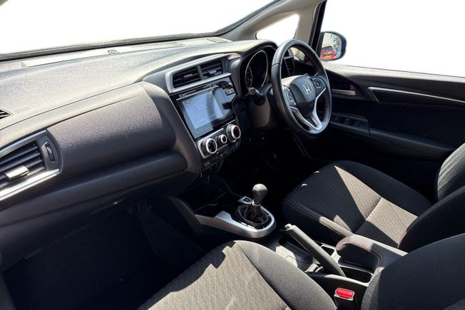 Honda Jazz Photo 2