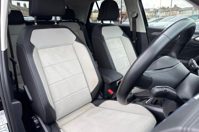 Volkswagen T-Roc Photo 27