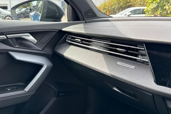 AUDI A3 Photo 32
