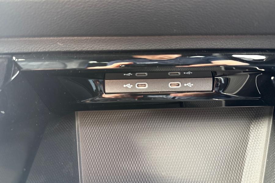 Volkswagen GOLF Photo autoimg-d14e226931f2c5a79ac0b1ba57a859e2db04af00.jpg