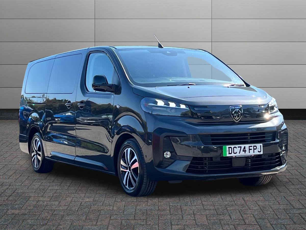 Peugeot e-Traveller Photo 0