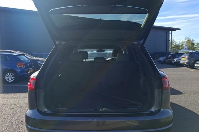 VOLKSWAGEN Touareg Photo 12