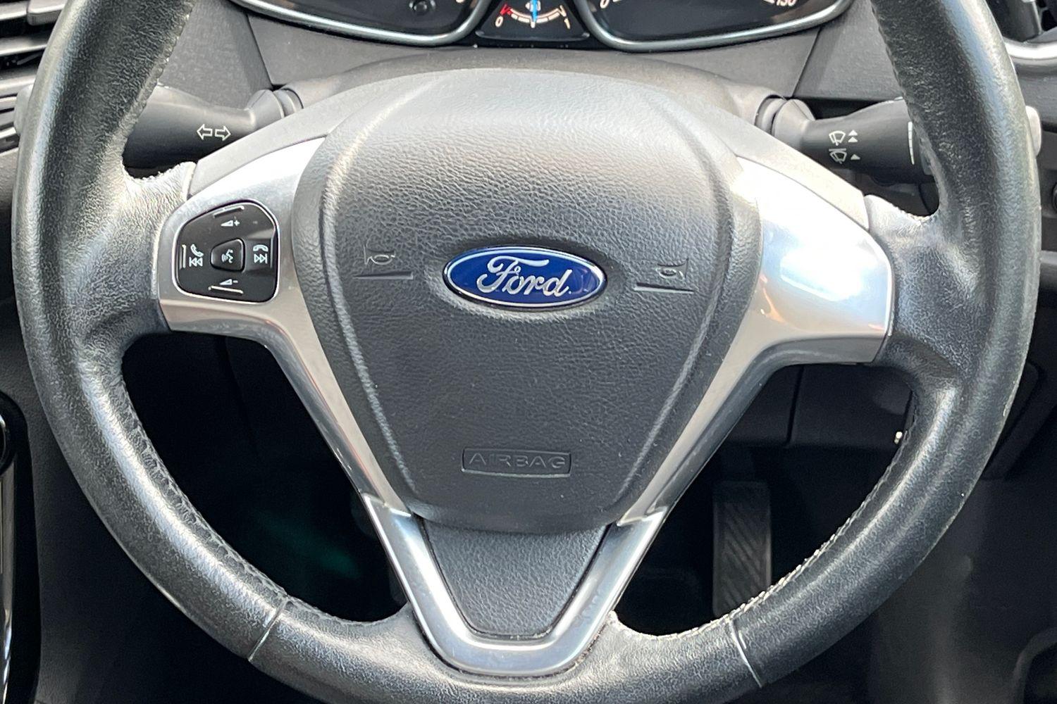 Ford FIESTA Photo 11
