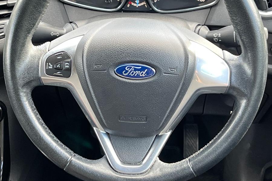 Ford FIESTA Photo autoimg-d15bf54618ceec2f26286ace85209262edf177aa.jpg
