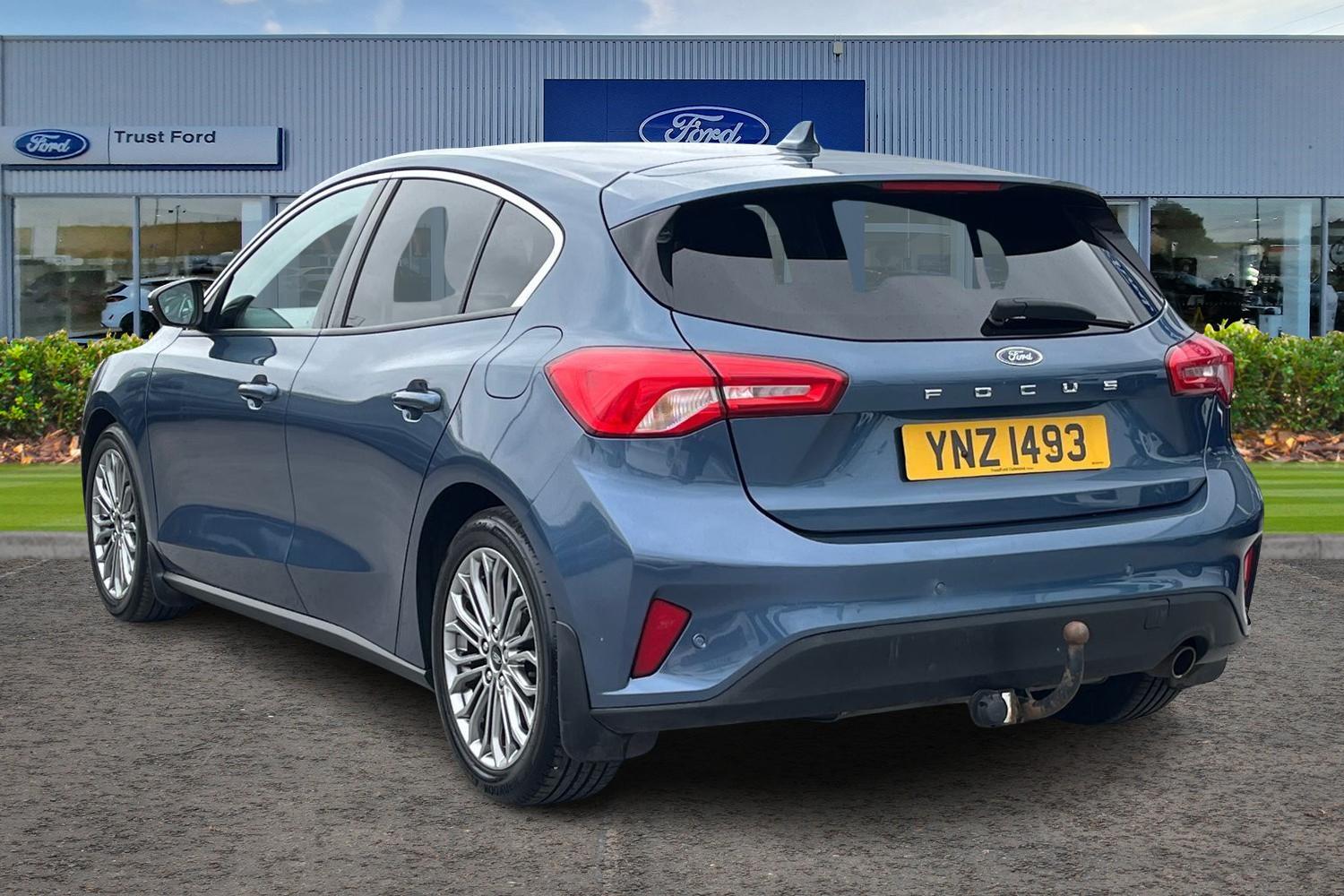 Ford FOCUS Photo 1