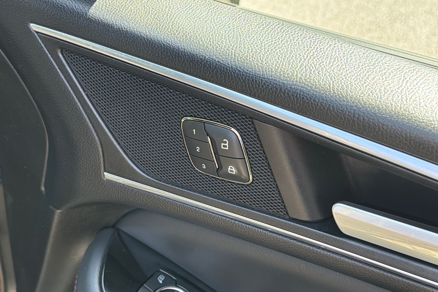 Ford S-MAX Photo 22