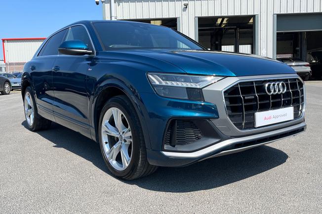 AUDI Q8 Photo 21