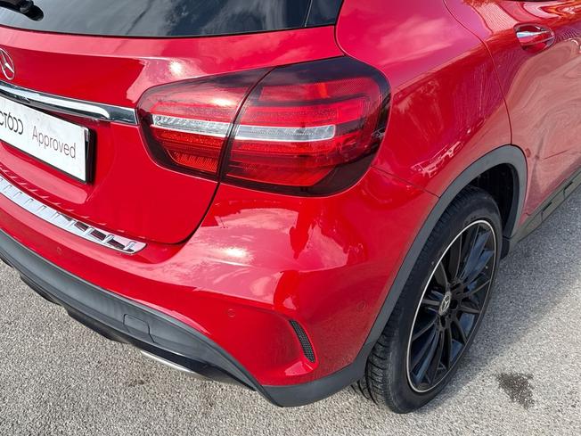 MERCEDES-BENZ Gla Photo 18