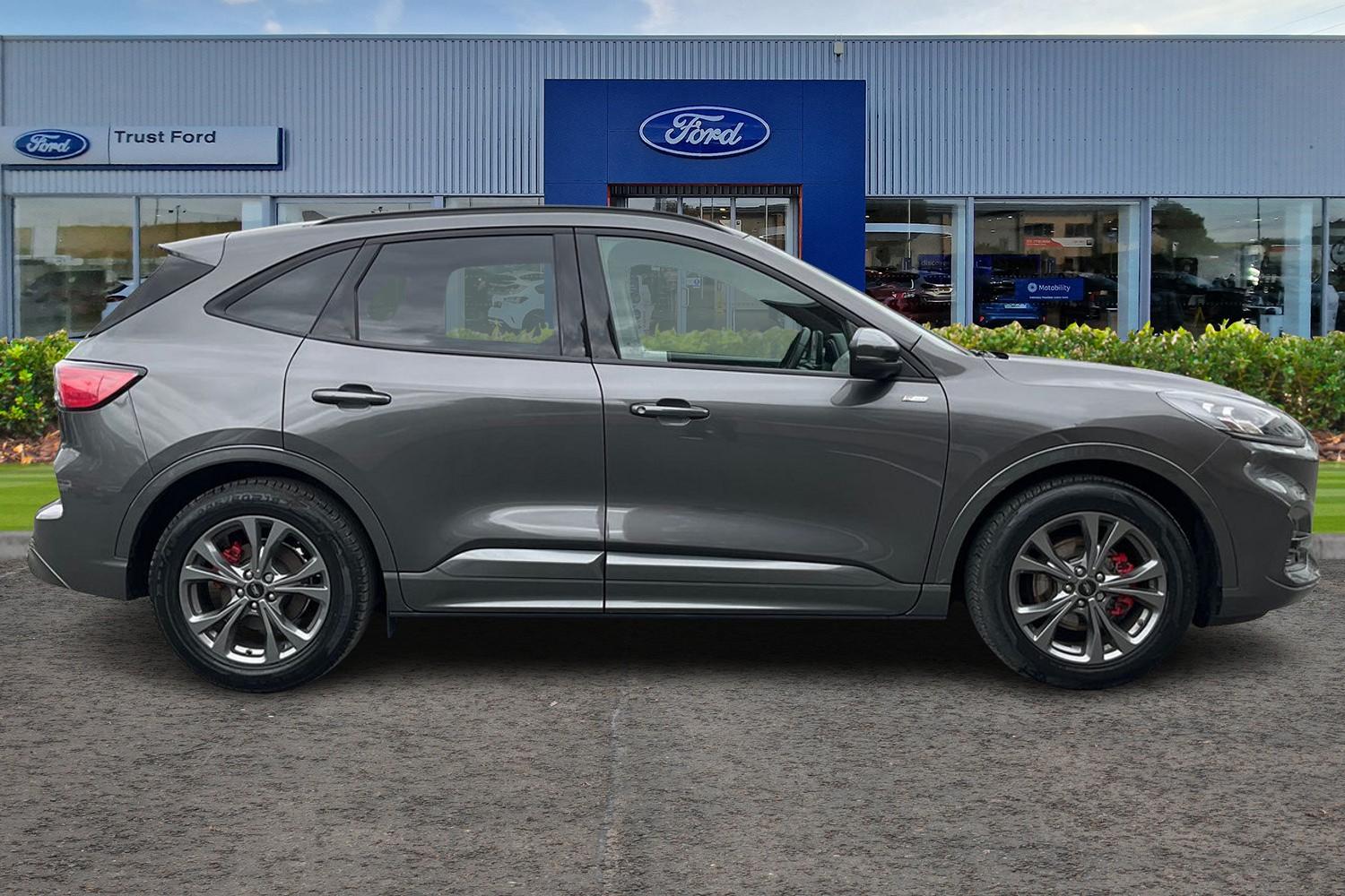Ford KUGA Photo 2