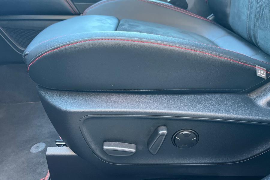Ford KUGA Photo autoimg-d161edde161e1d84f7c656e1f9d29991157f9b1c.jpg