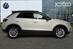 VOLKSWAGEN T-Roc Photo 4