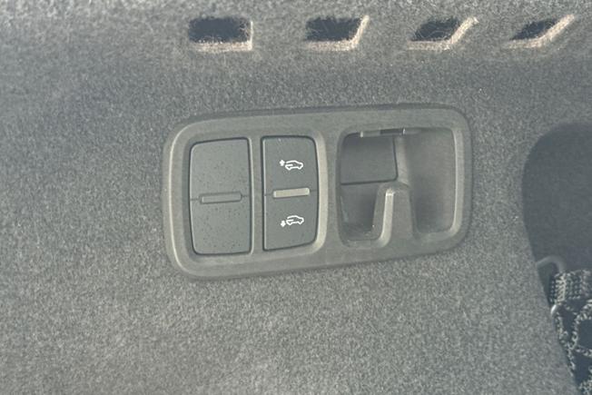 AUDI Q8 Photo 29