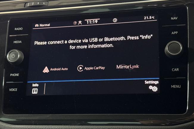 VOLKSWAGEN Tiguan Photo 23