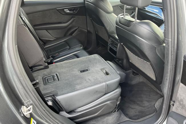 AUDI Q7 Photo 39