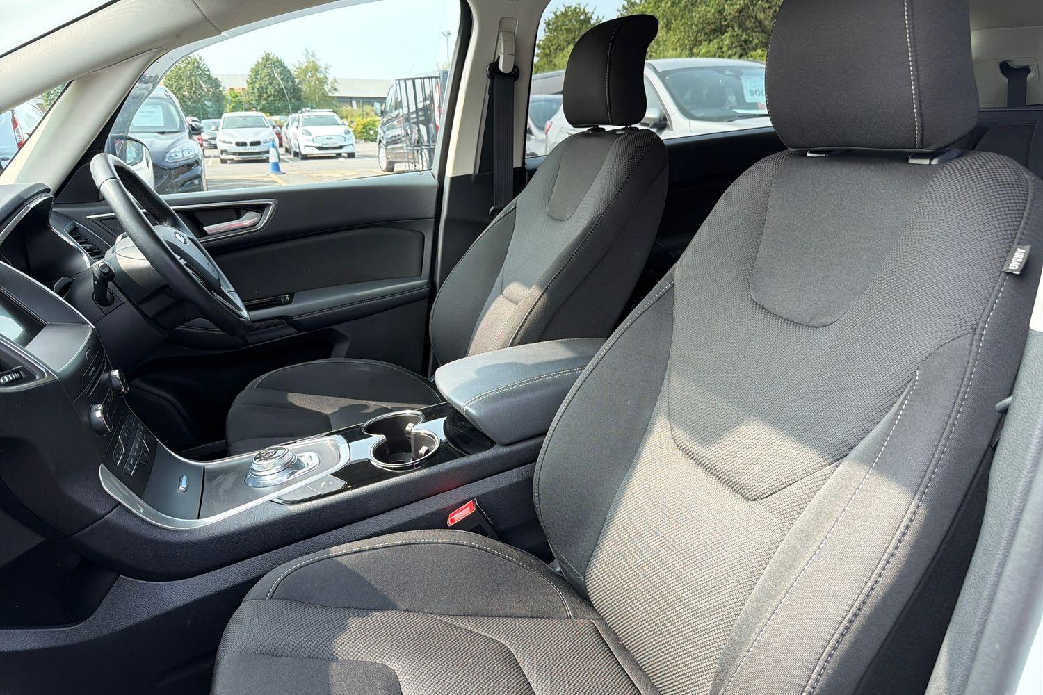 Ford S-MAX Photo 18
