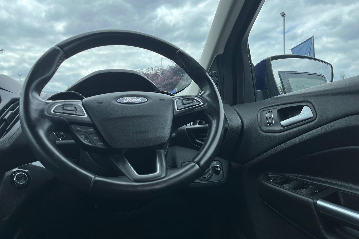 Ford KUGA Photo 11