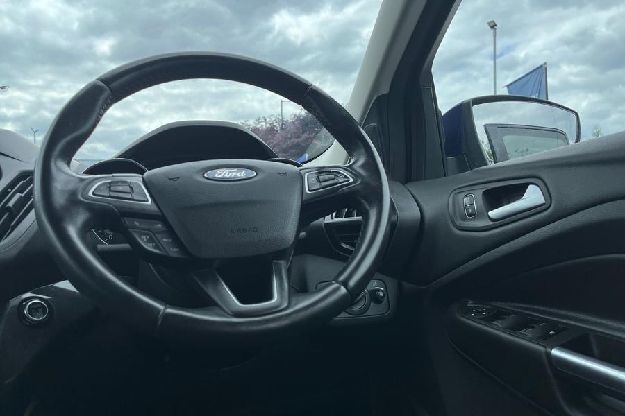 Ford KUGA Photo autoimg-d16c9bb8b1b1c577c29cd1fee70f29d22fdd0d13.jpg