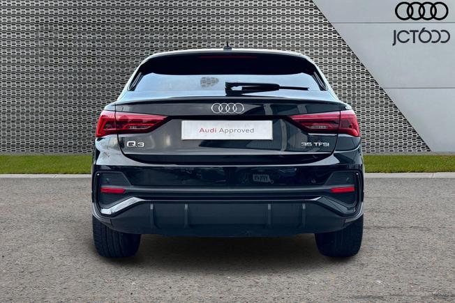 AUDI Q3 Photo 8