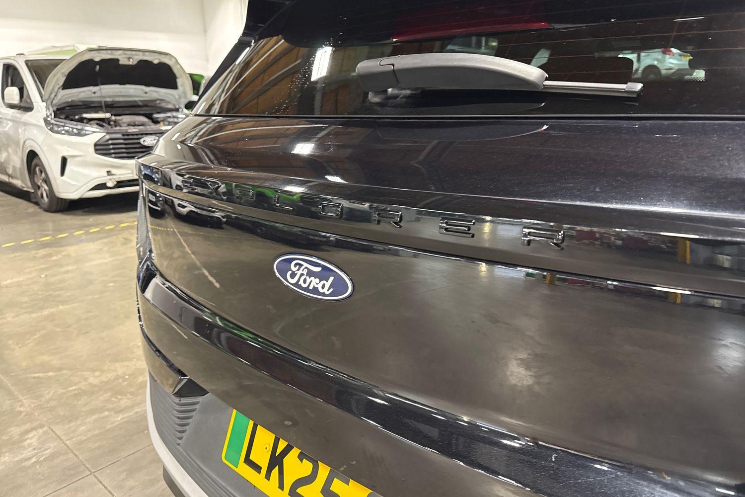 Ford Explorer Photo 41