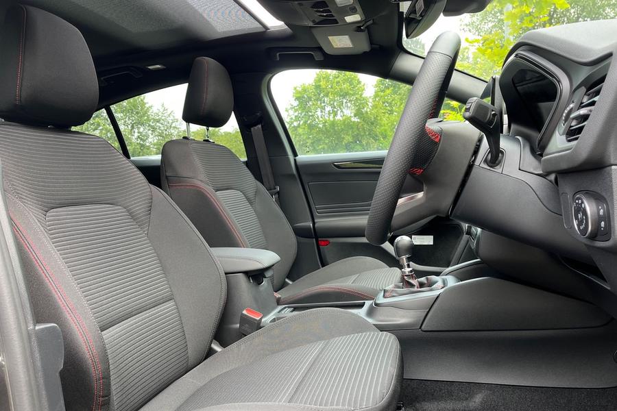 Ford Focus Photo autoimg-d1765b593e8c57f4c5c097770d64c664a975f596.jpg