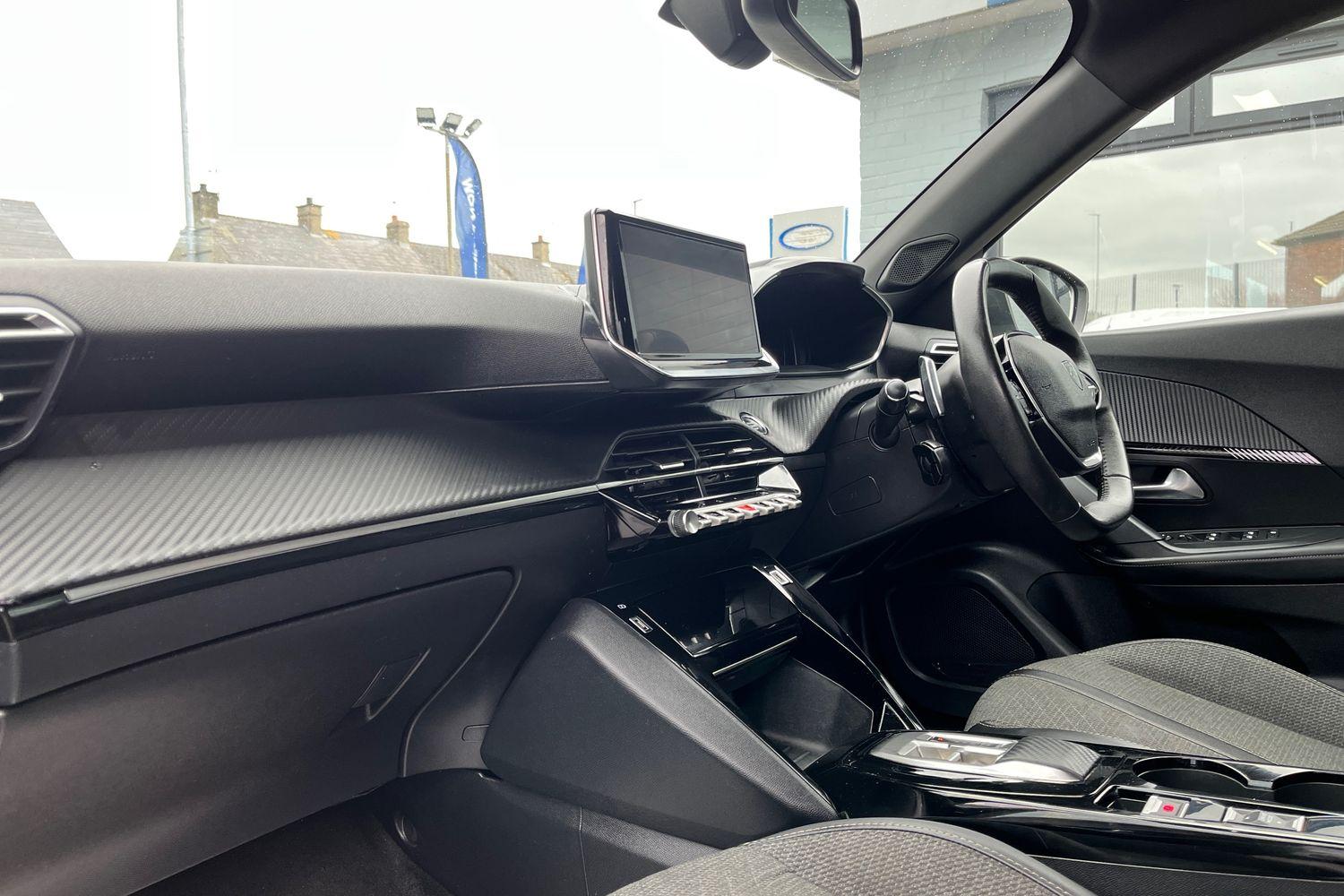 Peugeot 2008 Photo 17