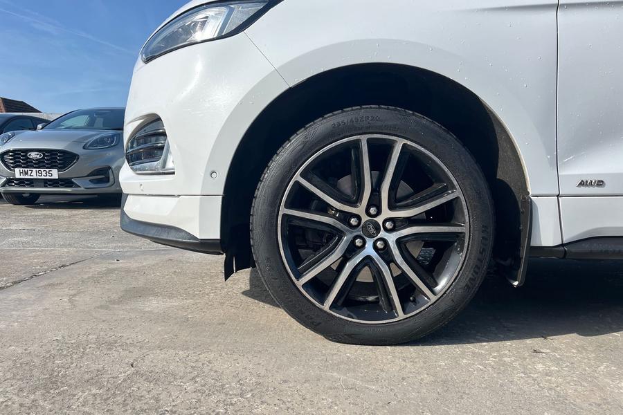 Ford EDGE Photo autoimg-d17feae00fa4f1122fd4e6cc3202f8d2d7e345fc.jpg