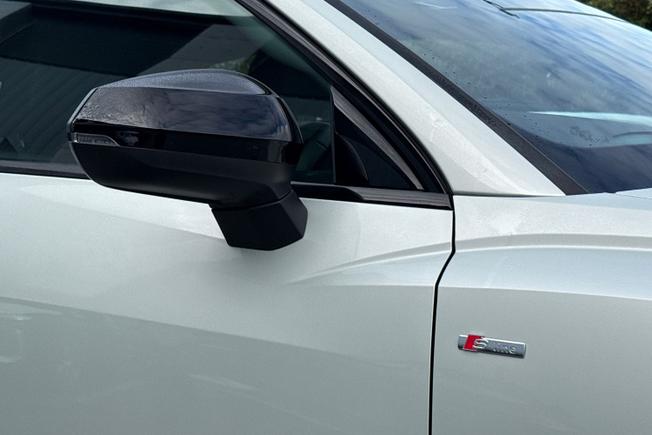 Audi Q3 Photo 21