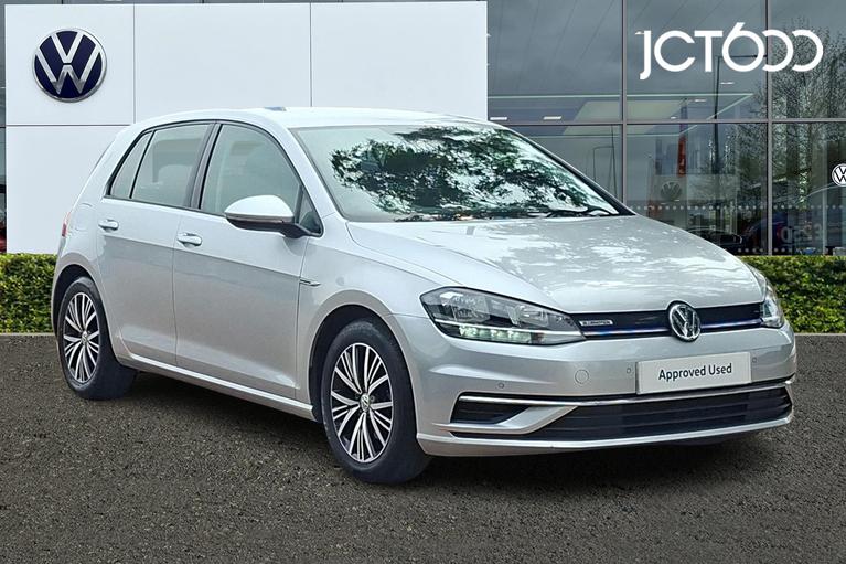Used 2018 VOLKSWAGEN Golf 1.5 TSI EVO SE Nav Hatchback 5dr Petrol Manual Euro 6 (s/s) (130 ps) Silver at JCT600