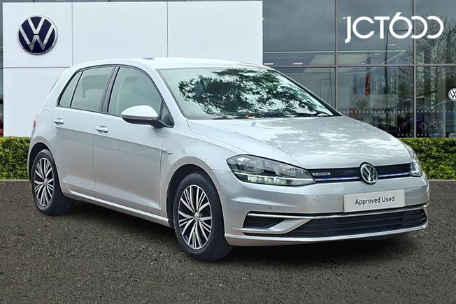 VOLKSWAGEN Golf Photo 1