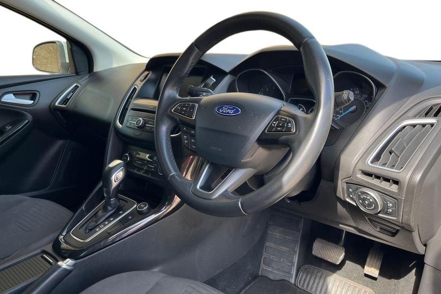 Ford FOCUS Photo autoimg-d183eea0fbcd50602e9651f3ab1601b788a94ad9.jpg