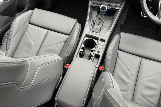 AUDI Q3 Photo 43