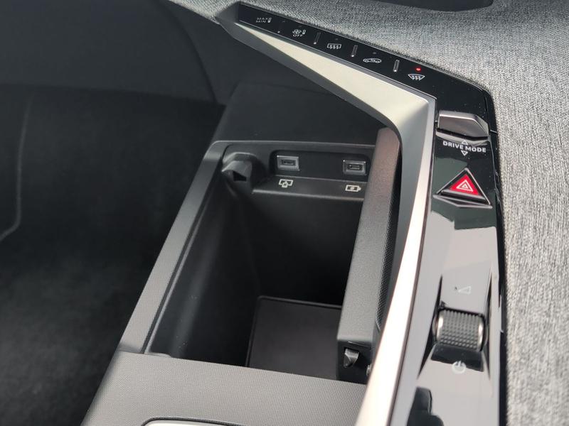 Used Peugeot E-3008 NV24VOB 41