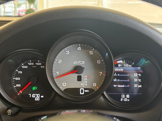 PORSCHE Macan Photo 16