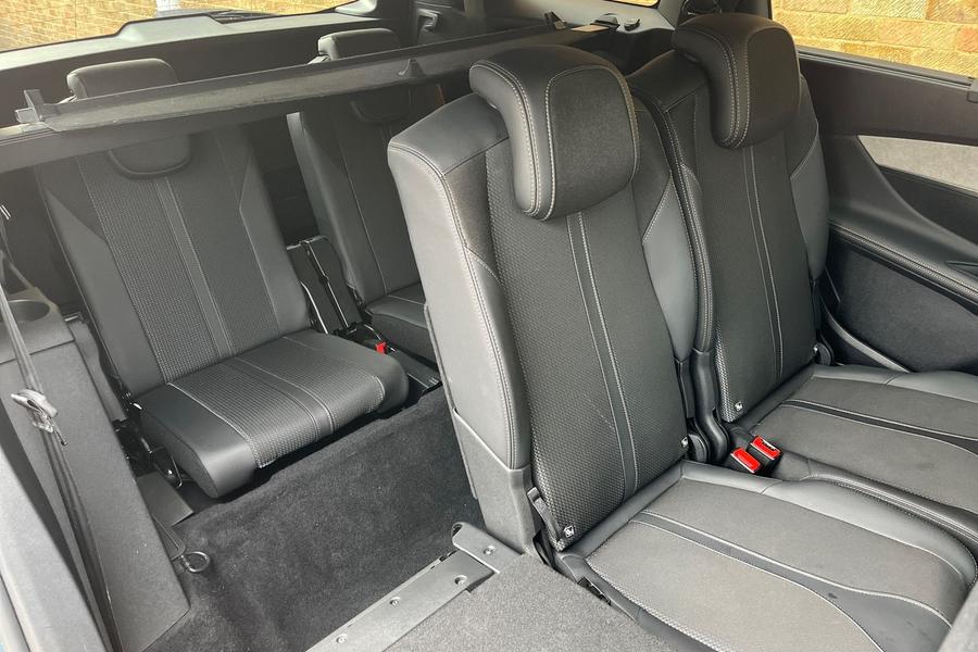 Peugeot 5008 Photo autoimg-d1935c7e2824f597cd15a115b7cdfb1fd70856f1.jpg