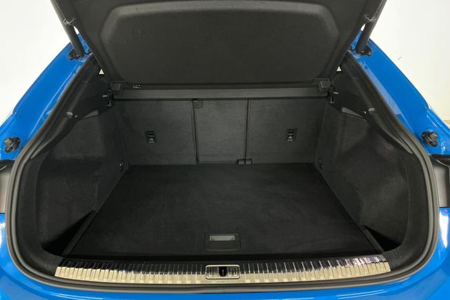 AUDI Q3 Photo 12