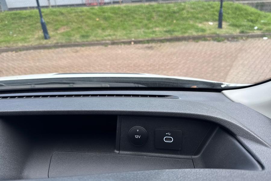 Ford TRANSIT Photo autoimg-d1981f91539950f776bb0c55309bb5dd59a54b36.jpg
