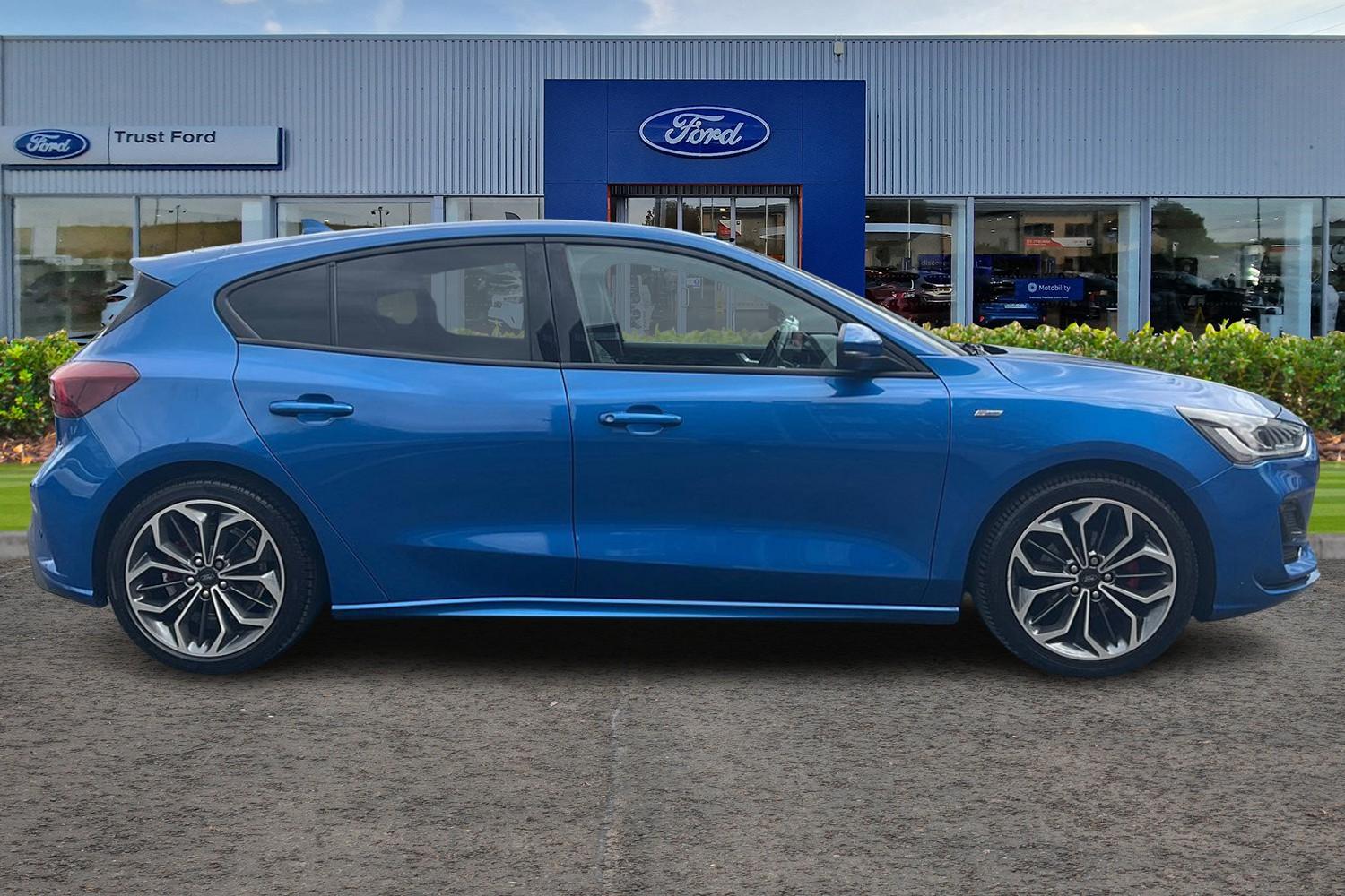 Ford FOCUS Photo 2