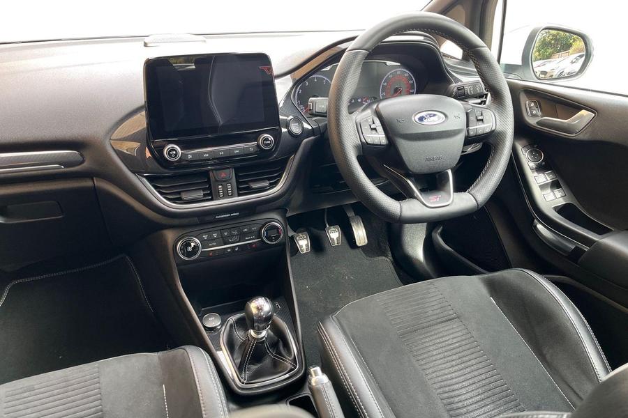 Ford FIESTA Photo autoimg-d19ea8094c8f3321a18b0883362e5d859ab24678.jpg