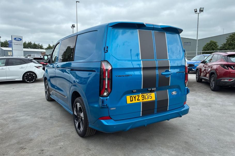 Used Ford TRANSIT CUSTOM DYZ9135 25