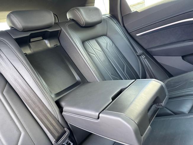 AUDI e-tron Photo 25