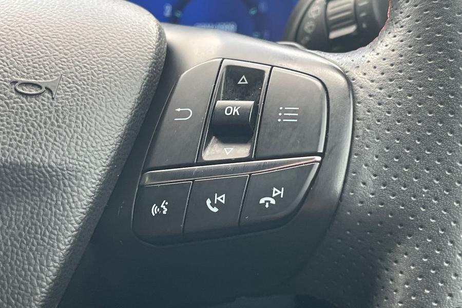 Ford Focus Photo autoimg-d1a66010a3d825cb7f1d0bd7ab3d48a020392eb9.jpg