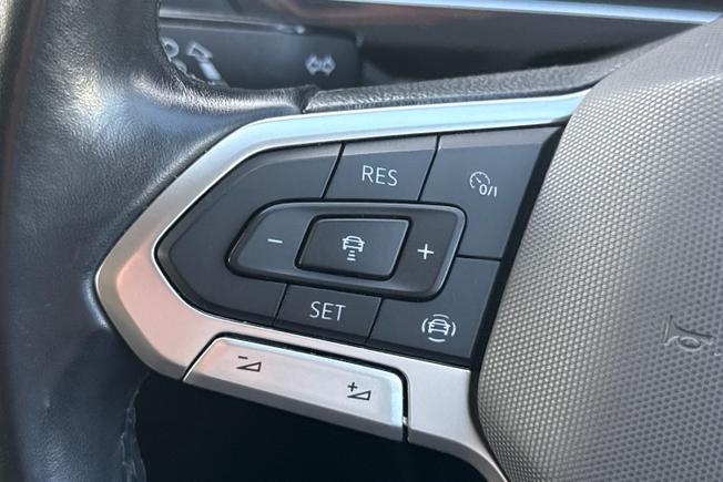 VOLKSWAGEN Tiguan Allspace Photo 16
