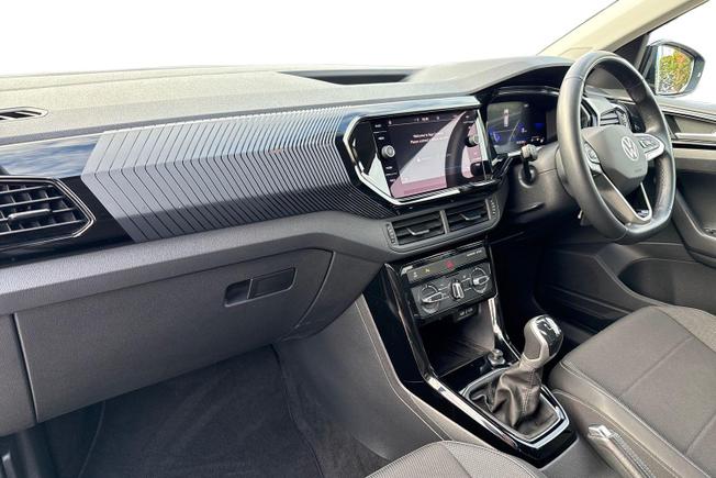 Volkswagen T-Cross Photo 2