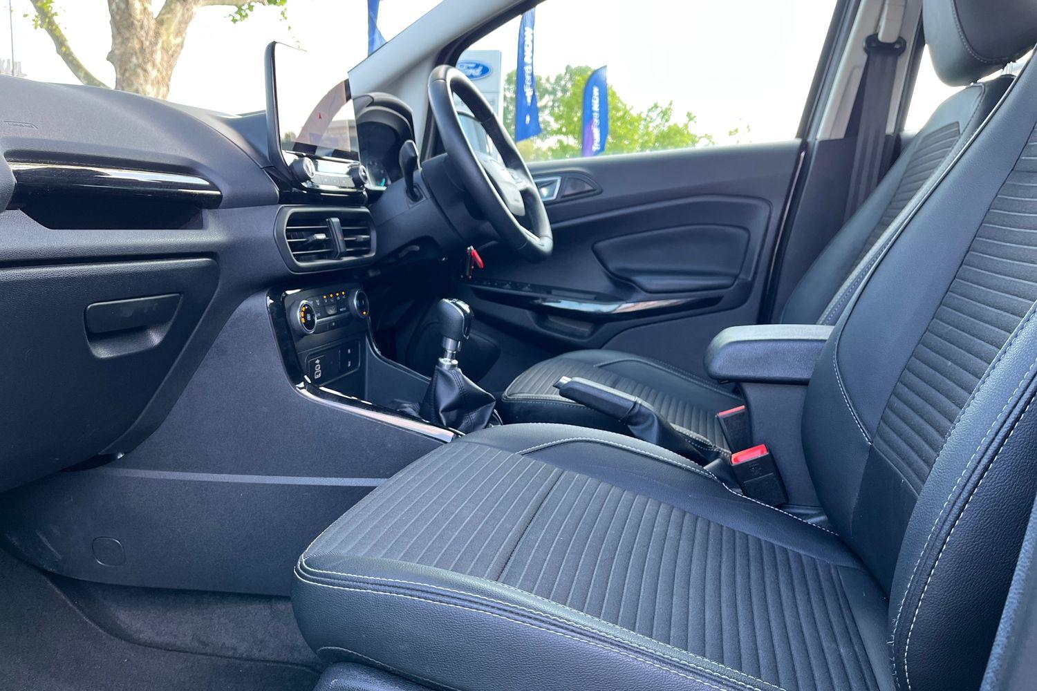 Ford ECOSPORT Photo 17