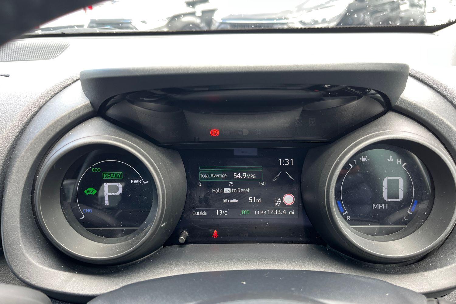 Toyota YARIS Photo 12