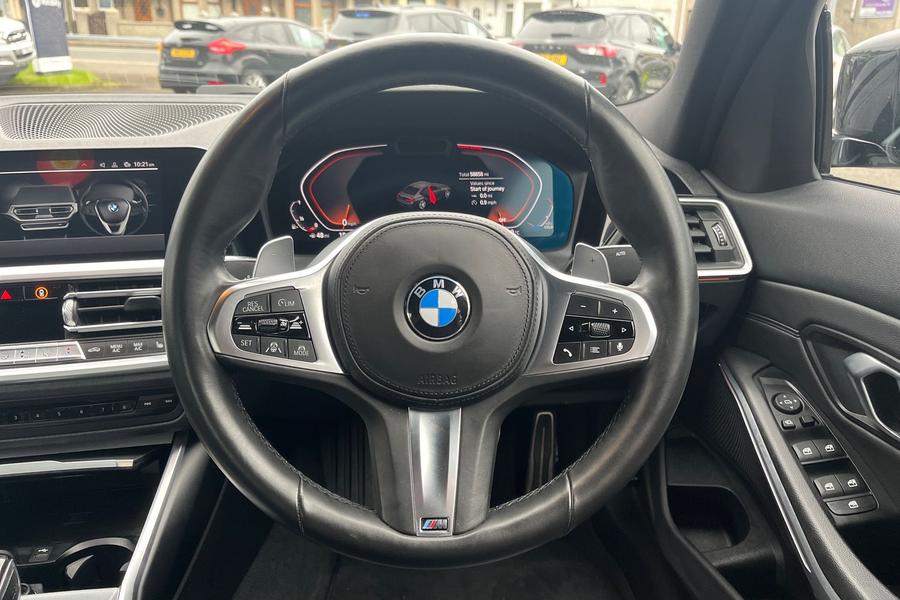 BMW 3 SERIES Photo autoimg-d1c9fe35f80da0f4f9f58b40b94b827faf533ab0.jpg
